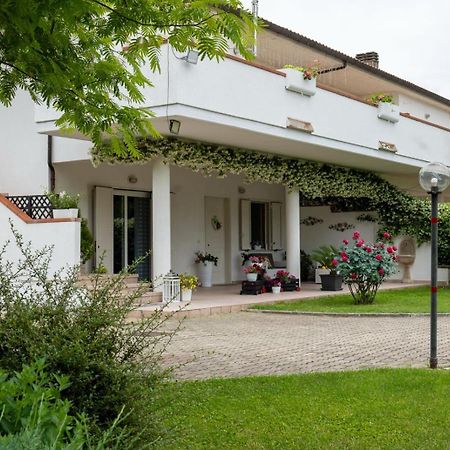 Villa Parco Delle Rose à Sulmona Extérieur photo