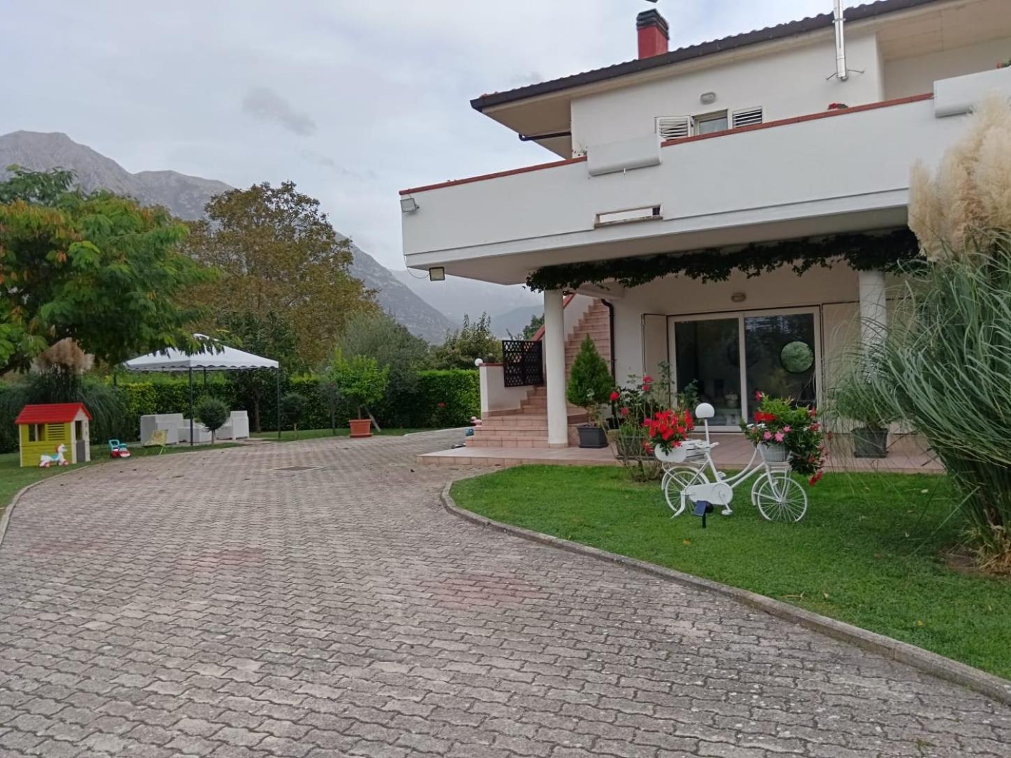 Villa Parco Delle Rose à Sulmona Extérieur photo